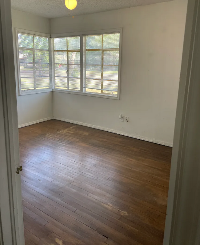 Building Photo - 3/1 NOW LEASING