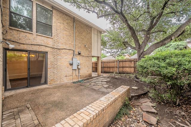 Building Photo - 3704 Hulen Park Dr