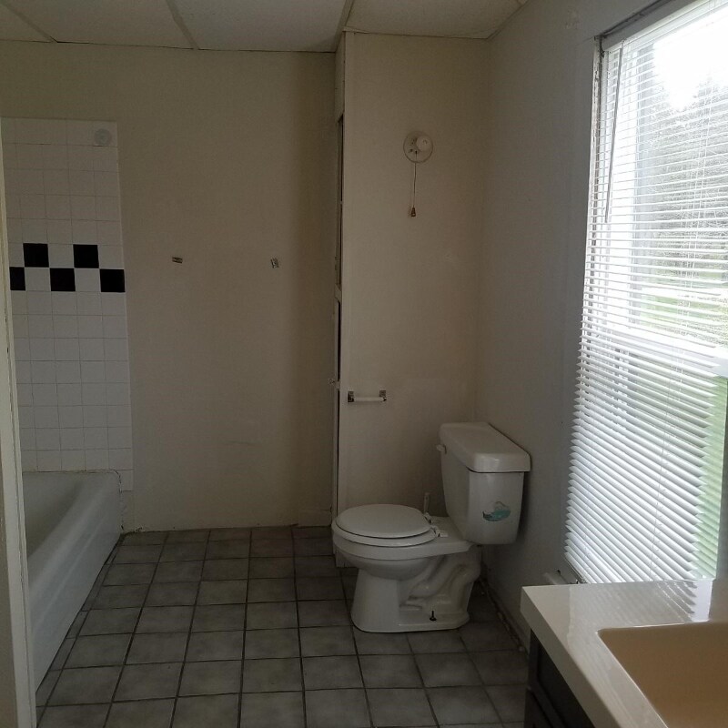 Building Photo - 507 King St