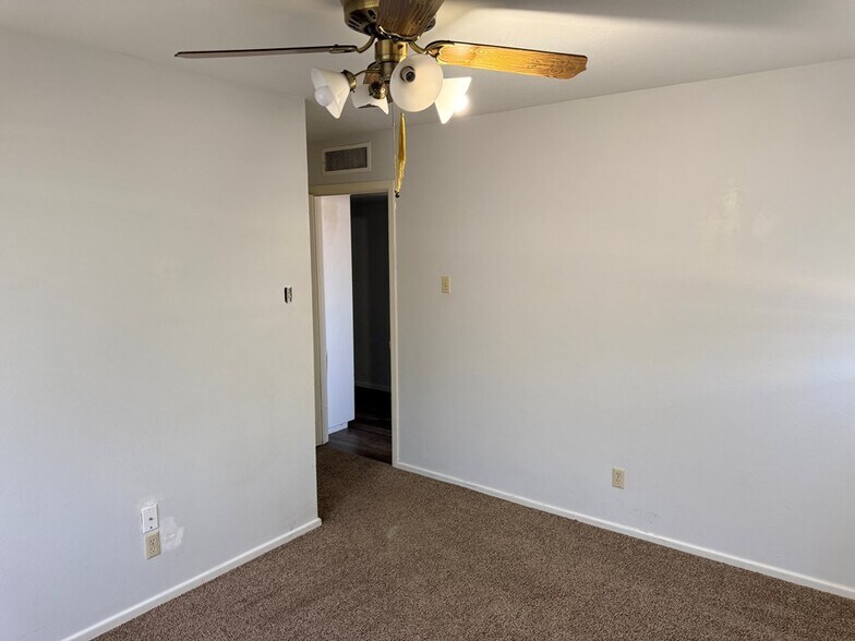 Building Photo - 4252 Candy Ln