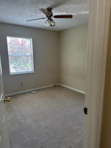 Building Photo - 10104 Wolf Den Ln