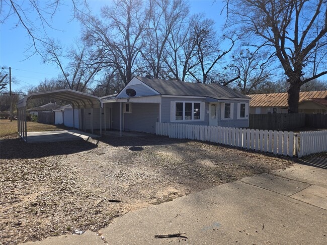 Building Photo - 1711 W 17th St