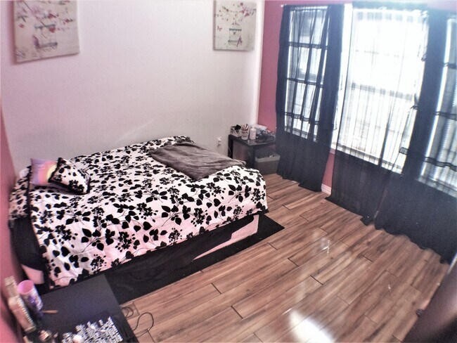 Building Photo - Inviting 3 Bed 2 Bath Home!