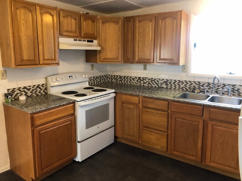 kitchen - 93 W Seneca St