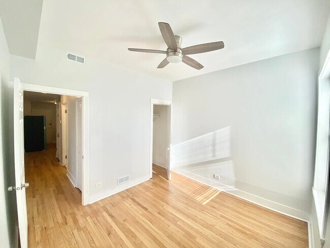 Building Photo - 4100 W Henderson St