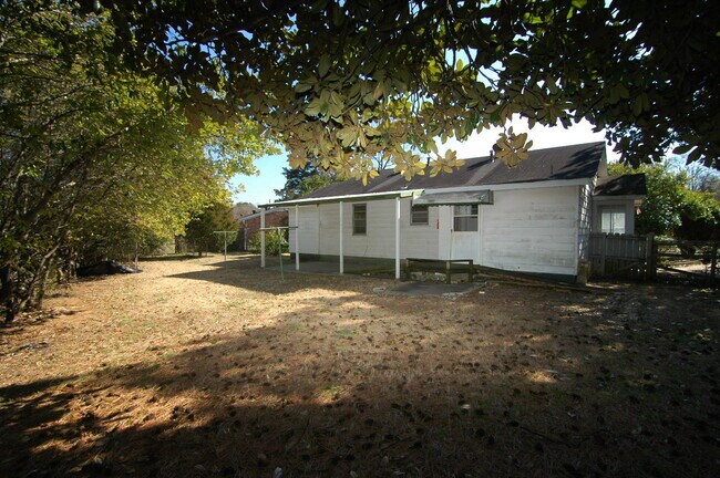 Building Photo - 4110 Broyles Ave SW