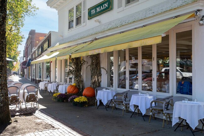 Building Photo - 18 Maryland Blvd