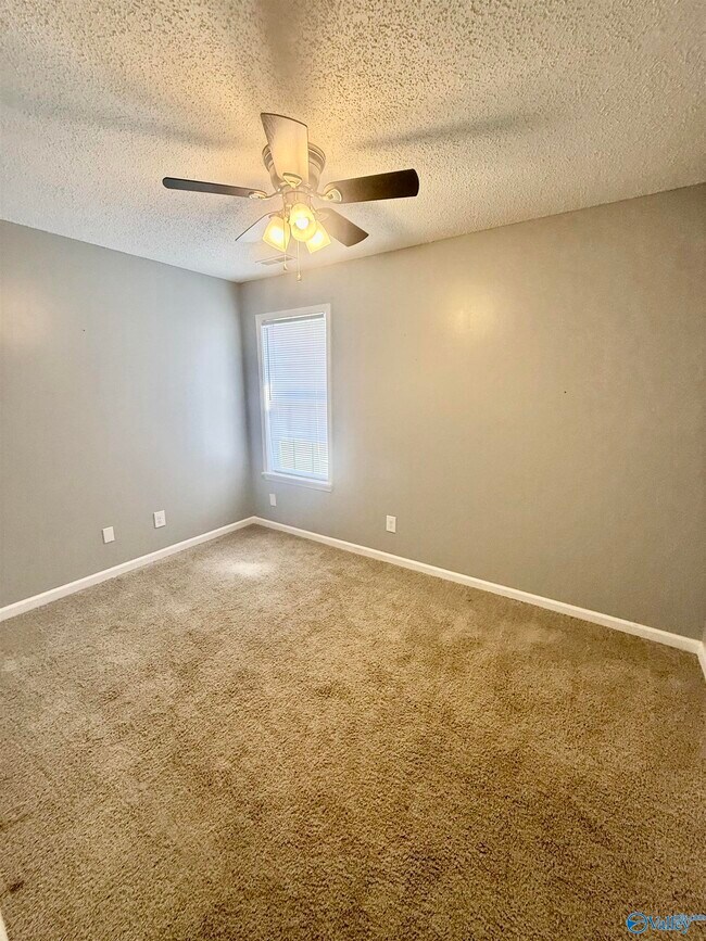 Building Photo - 1501 Elizabeth Dr SW