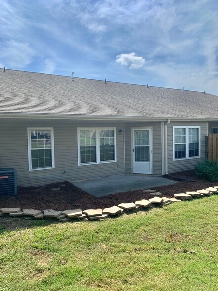 Building Photo - 8621 Flagstone Way