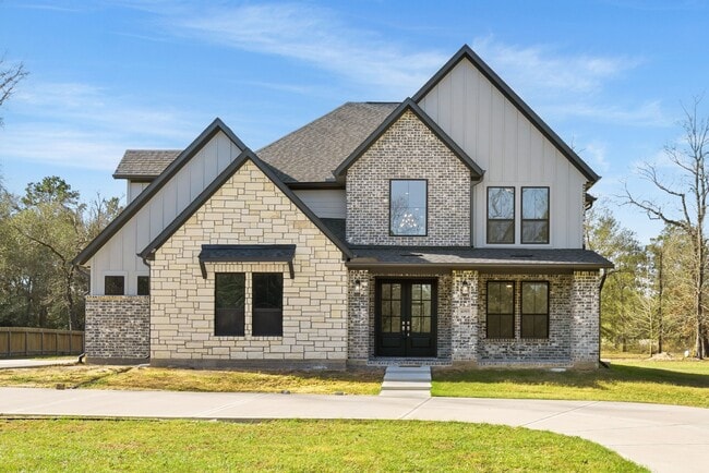 Building Photo - 40915 Friartuck Dr