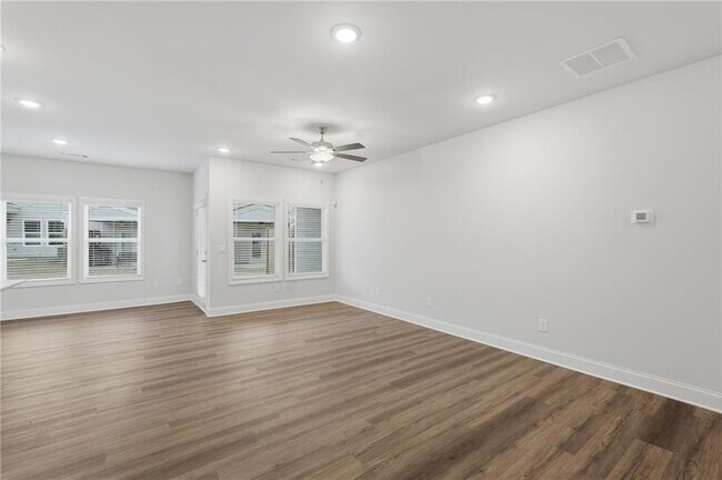 Building Photo - 2206 Chant St