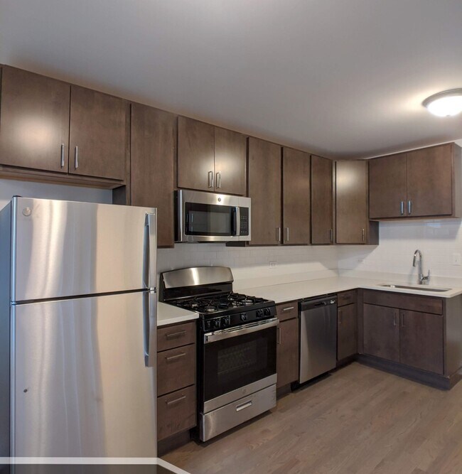 Building Photo - 3405 W Fullerton Ave