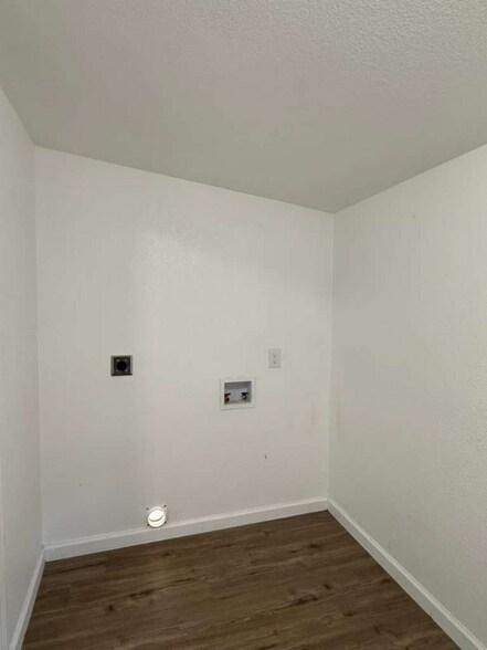 Building Photo - 230 Craigmont Ln