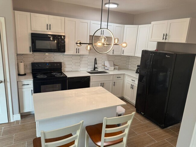 Building Photo - 10366 Panther Point Dr