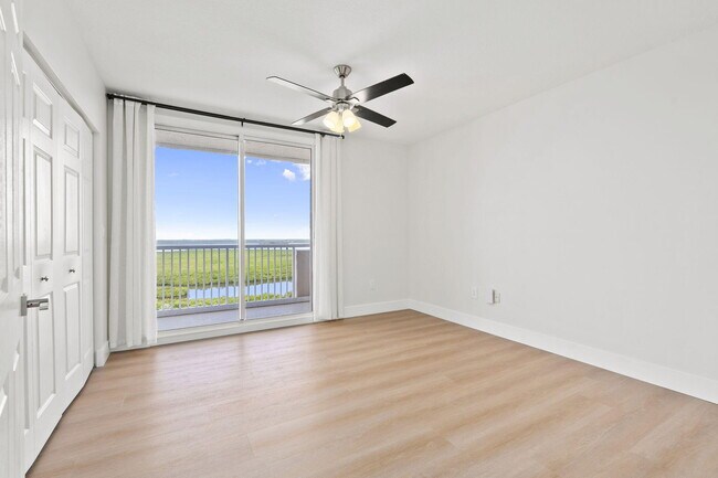 Building Photo - 5051 N Hwy A1A