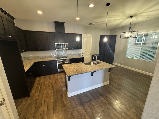 Building Photo - Single family North Natomas home | 3 bedro...