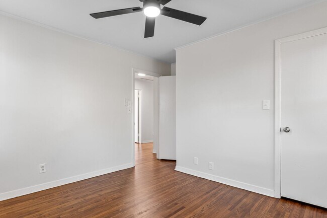 Building Photo - 3BR/1BA Home with W/D Hookups + Holiday Move-In Special $250 !!