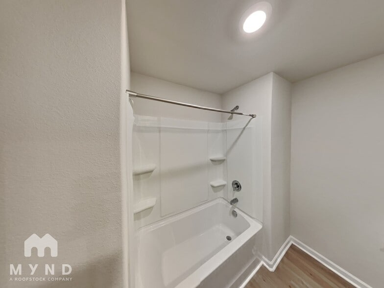 Building Photo - 5012 Golden Flyer Ln