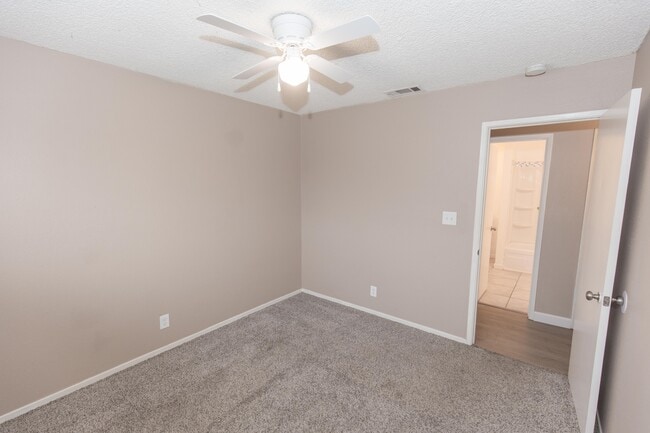 Building Photo - 3022 W San Gabriel Ave