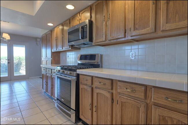 Building Photo - 601 Firedale Ln