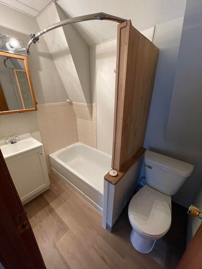 Building Photo - 1705 11th Ave N