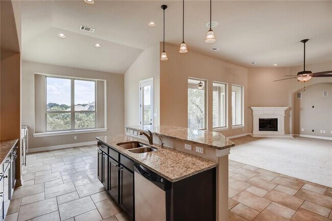 Building Photo - Stunning Single Story in Falconhead West!