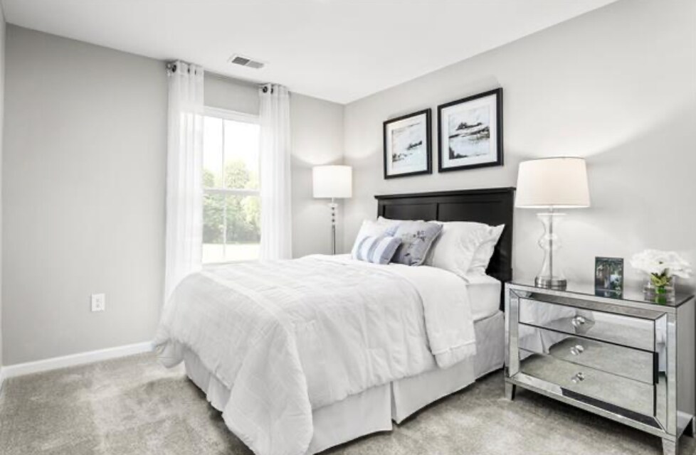 Building Photo - 302 Myrtle Meadows Dr