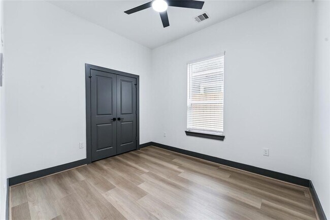 Building Photo - 7038 Smilax St