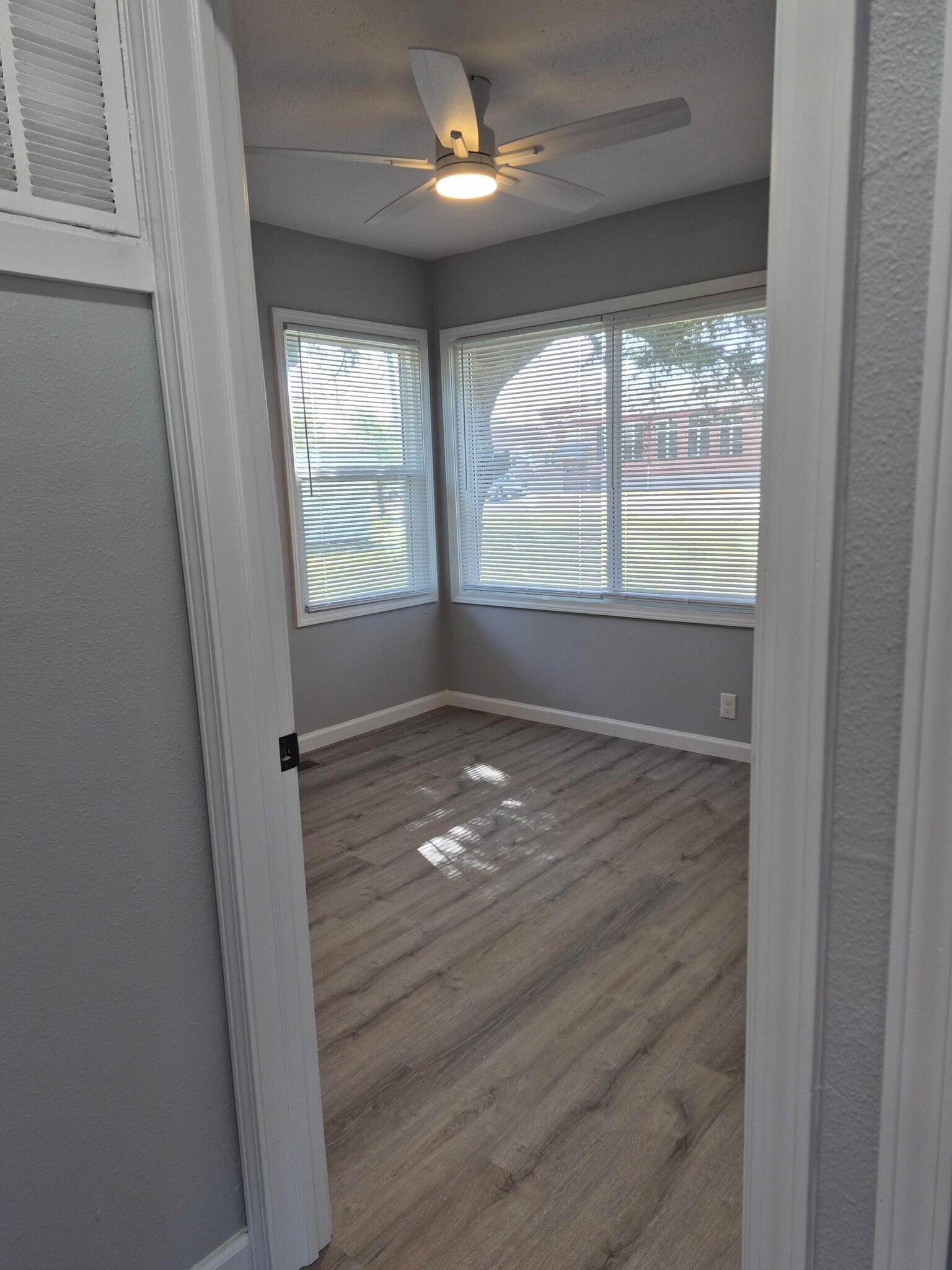 Building Photo - 312 S Rose Hill Rd