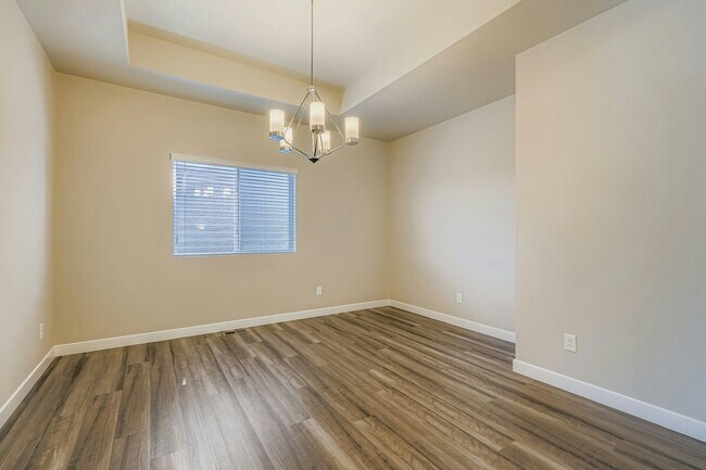 Building Photo - 10523 Summer Rdg Dr