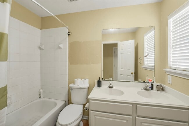 Building Photo - 22554 Bristolwood Ct