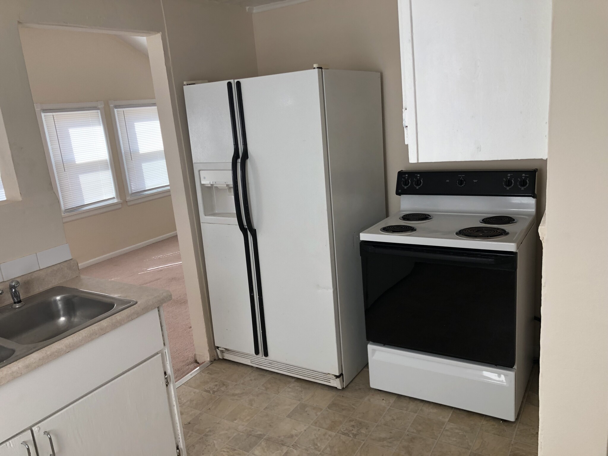 Building Photo - 46 Martinview Rd