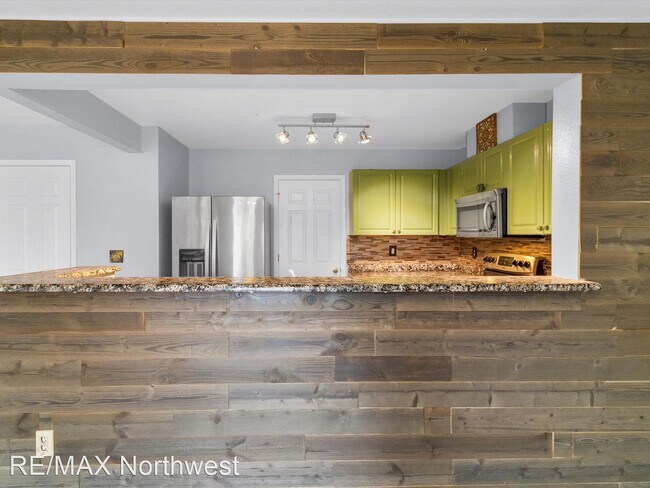 Building Photo - 3 br, 2.5 bath House - 6610 Millstone Ln S...