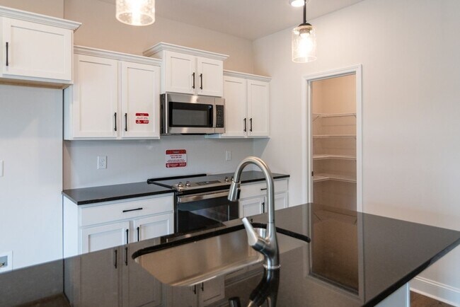 Building Photo - Gorgeous Single Family Home