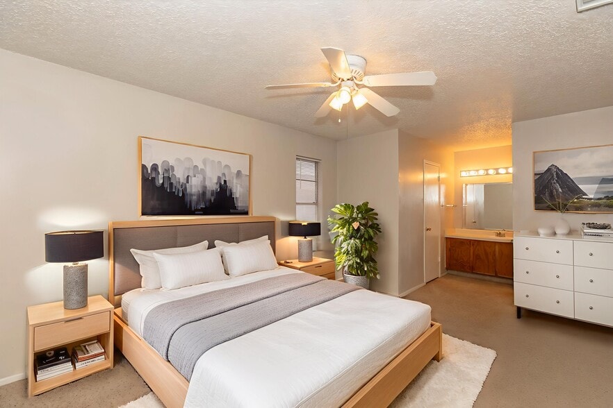 Building Photo - Indiana Village