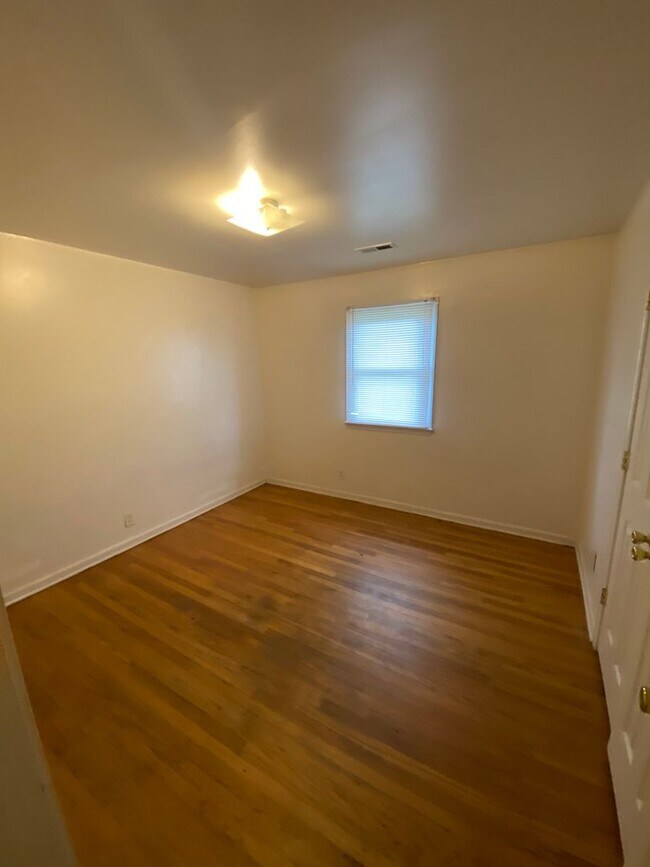 Building Photo - 208 Rosemont Dr