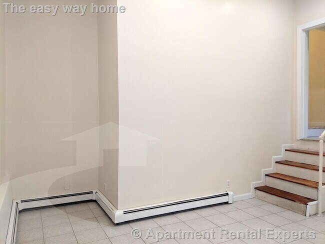 Building Photo - 83 Yorktown St