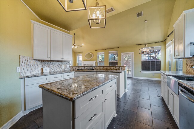 Building Photo - 3403 Hickory Creek Dr