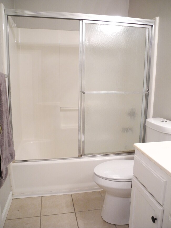 Building Photo - 135 Vixen Cir