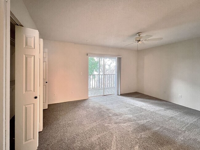 Building Photo - Two-Bedroom Townhome in Winter Haven