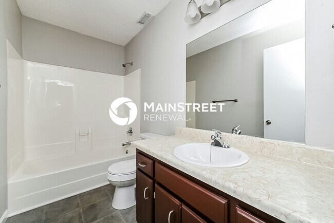 Building Photo - 3 Bedroom Pet-Friendly Home in Nashville, TN with Main Street Renewal