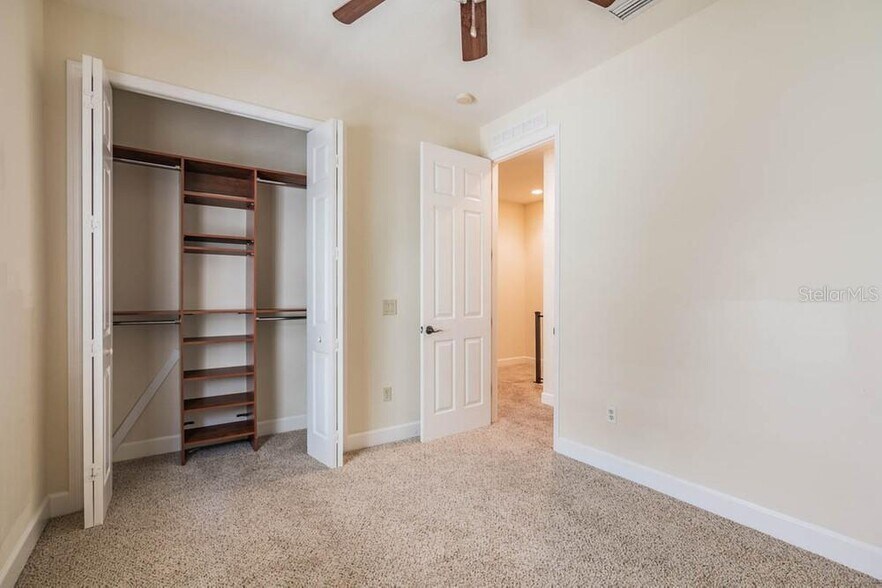 Building Photo - 109 S Packwood Ave
