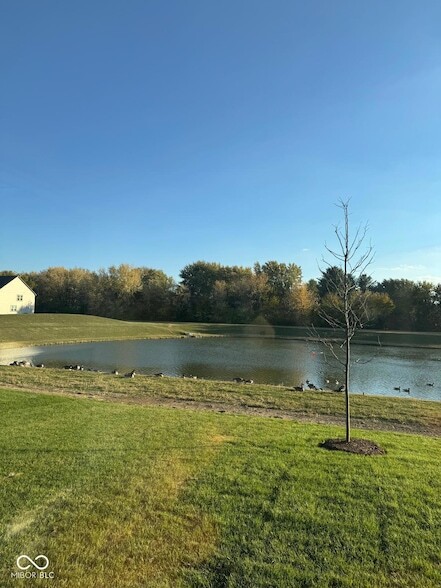 Building Photo - 7581 Fallsworth Dr