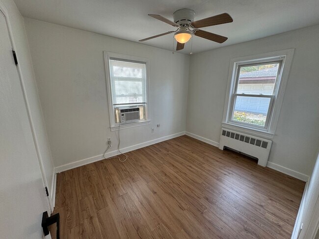 Building Photo - 1111 Lincoln St