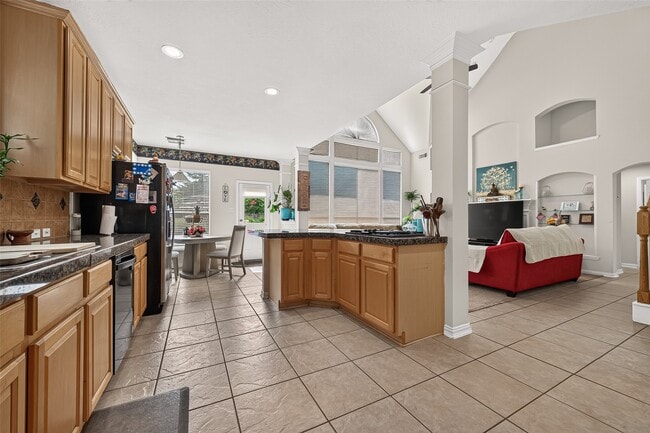 Building Photo - 214 Kentwood Ridge Ct