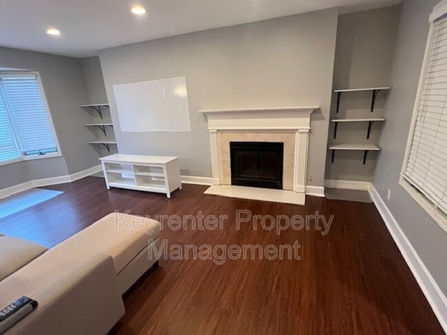 Building Photo - 4318 Belleview Ave