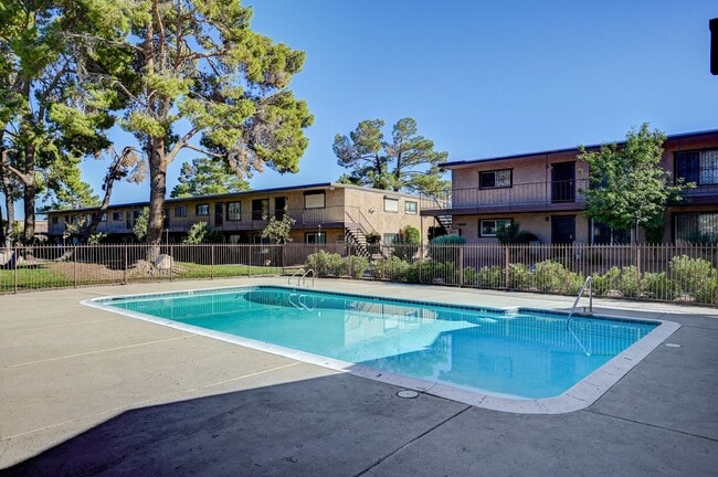 Building Photo - 1 Bedroom Condo close to UNLV & The Strip