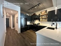 Building Photo - 5430 N Sheridan Rd