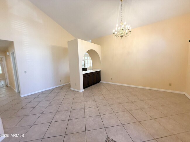 Building Photo - 694 N Longmore St