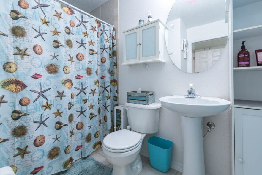 Building Photo - 545 Ocean Park Ln